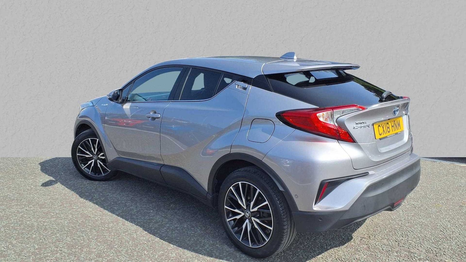 Used Toyota C-HR 2018 for sale - 76378786: Photo 2