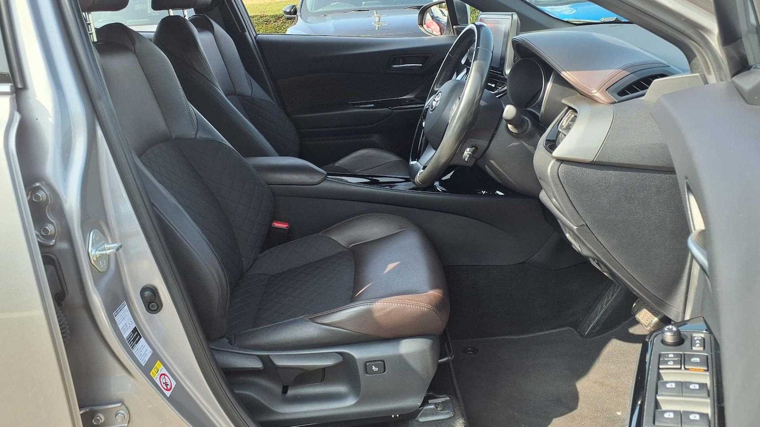 Used Toyota C-HR 2018 for sale - 76378786: Photo 25