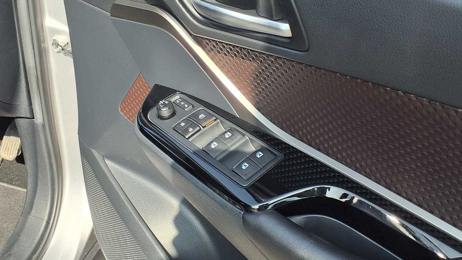 Used Toyota C-HR 2018 for sale - 76378786: Photo 28