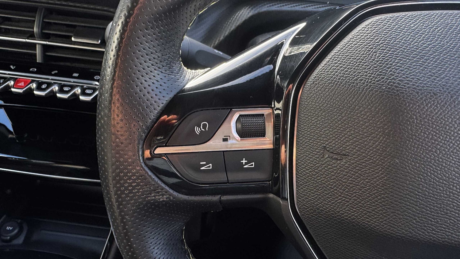 Used Peugeot 208 2021 for sale - 76362566: Photo 24