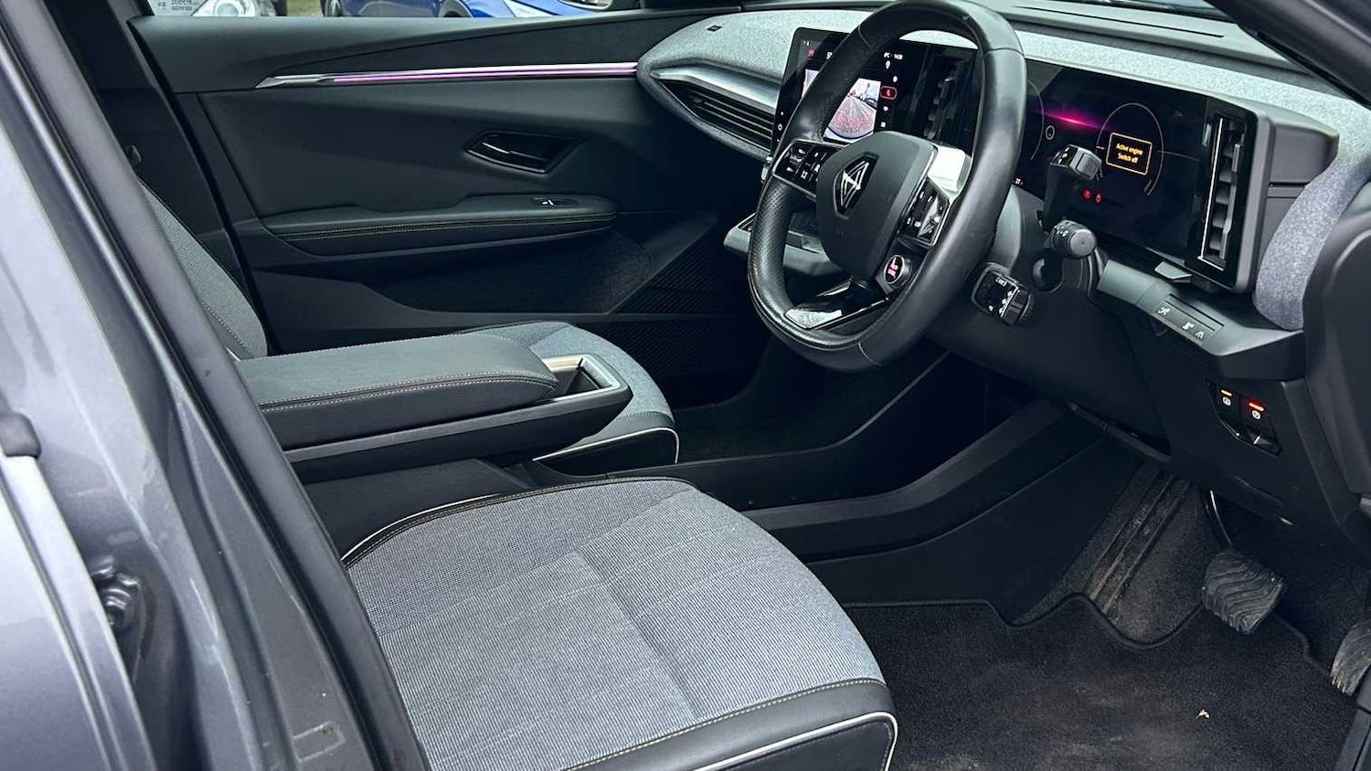 Used Renault Megane E Tech 2023 for sale - 77270110: Photo 24