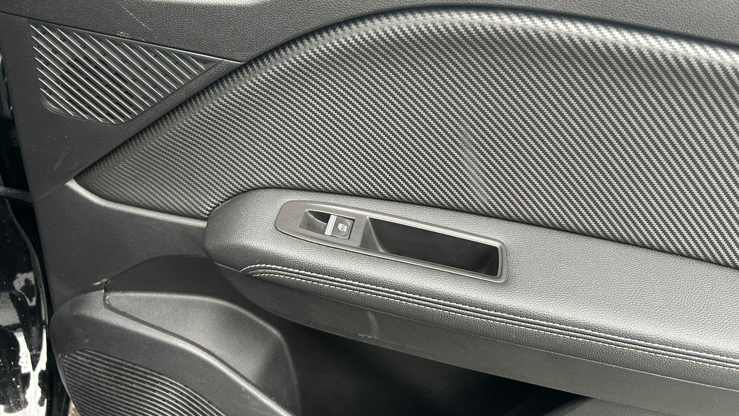 Used Renault Captur 2024 for sale - 76827563: Photo 19