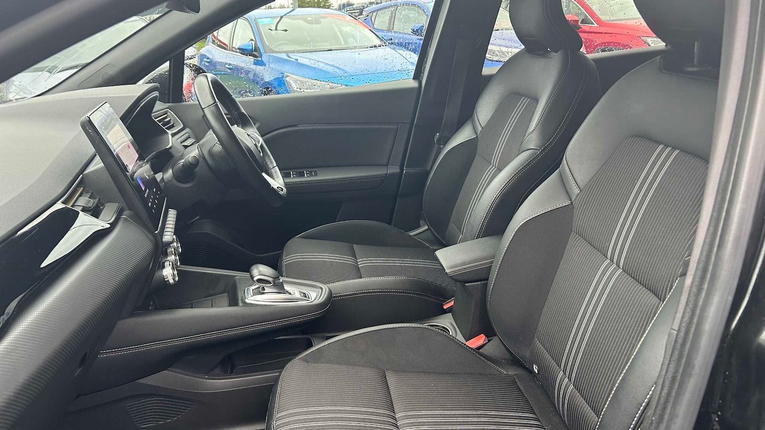 Used Renault Captur 2024 for sale - 76827563: Photo 22