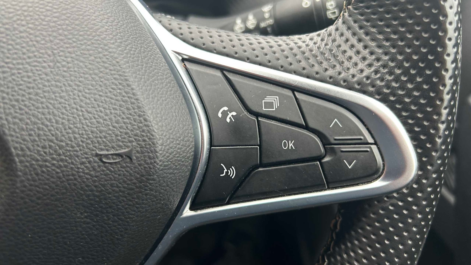 Used Renault Captur 2024 for sale - 76827563: Photo 29