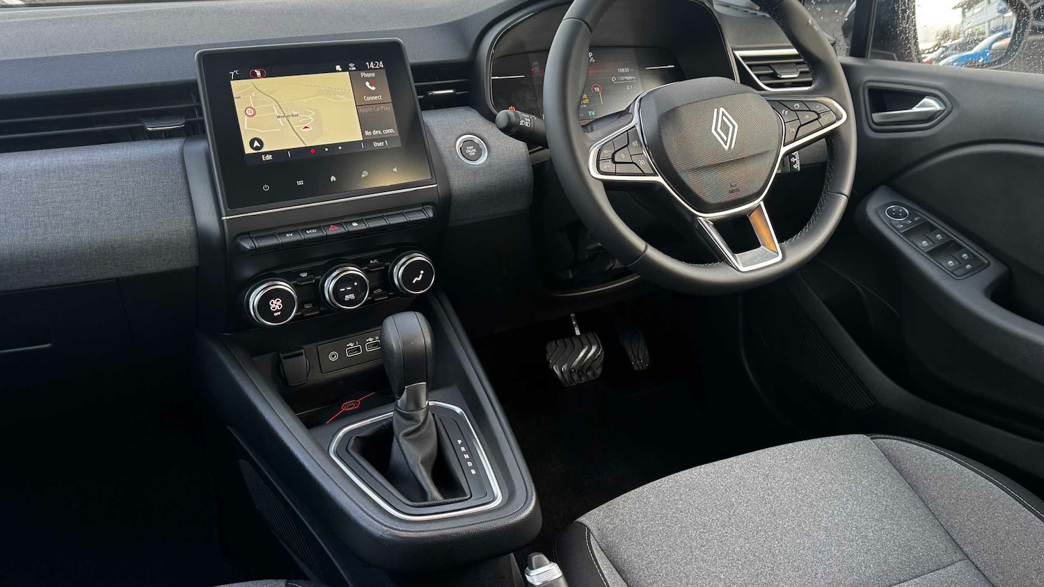 Used Renault Clio 2025 for sale - 77348096: Photo 15