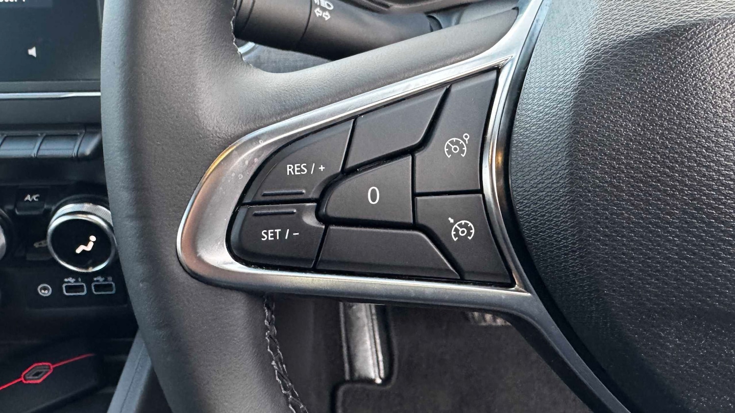 Used Renault Clio 2025 for sale - 77348096: Photo 23