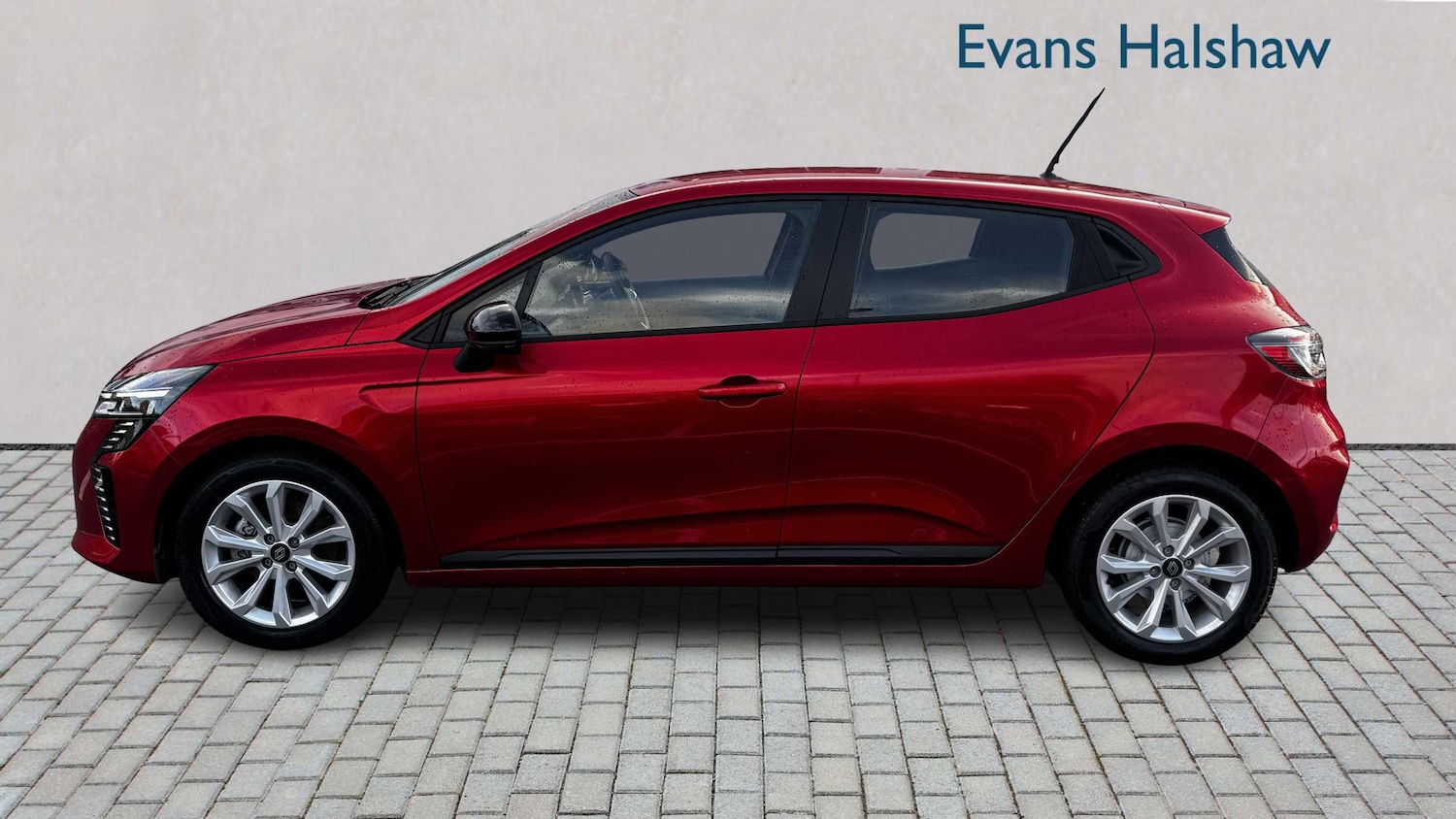 Used Renault Clio 2025 for sale - 77348096: Photo 4