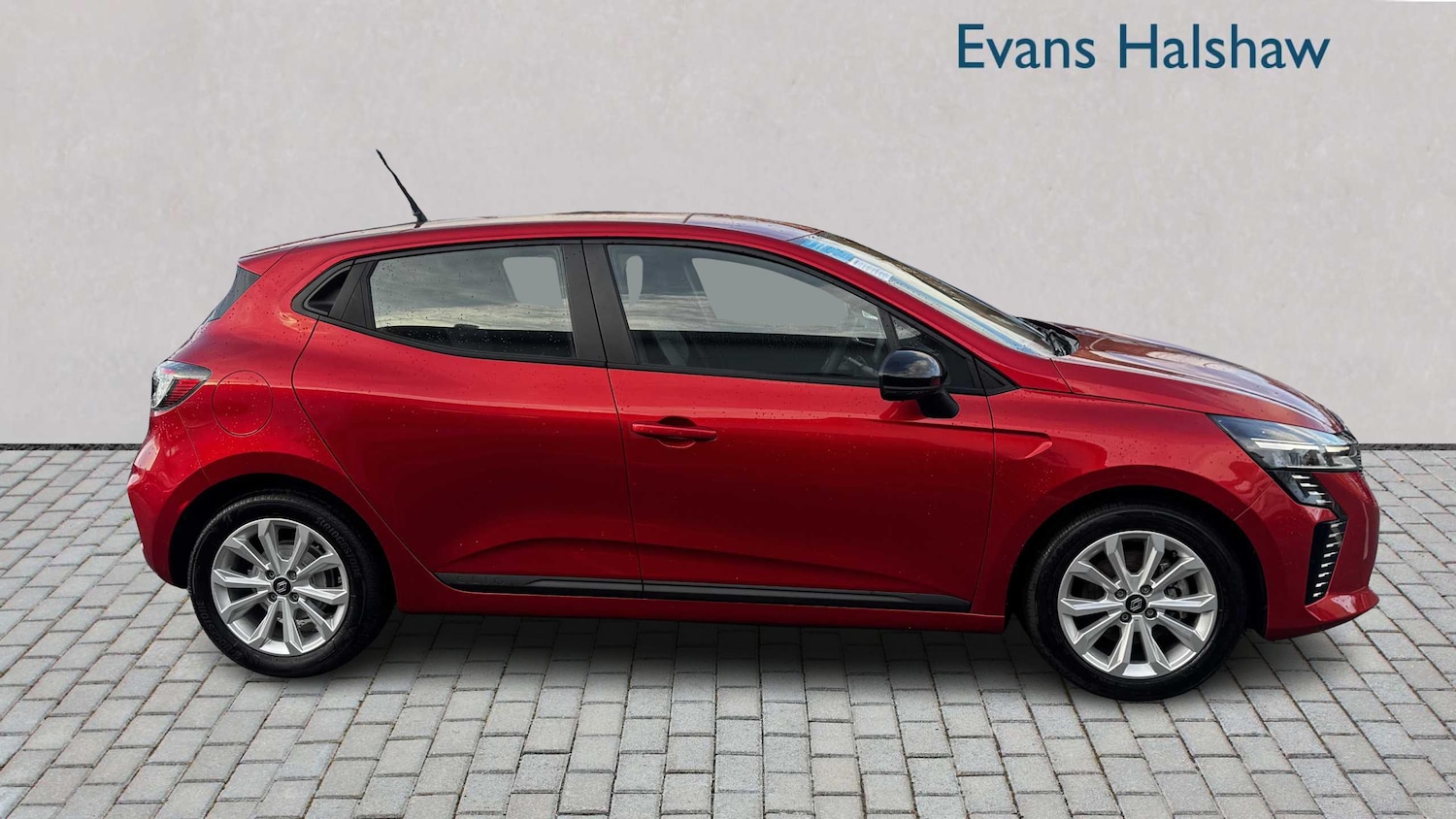 Used Renault Clio 2025 for sale - 77348096: Photo 8