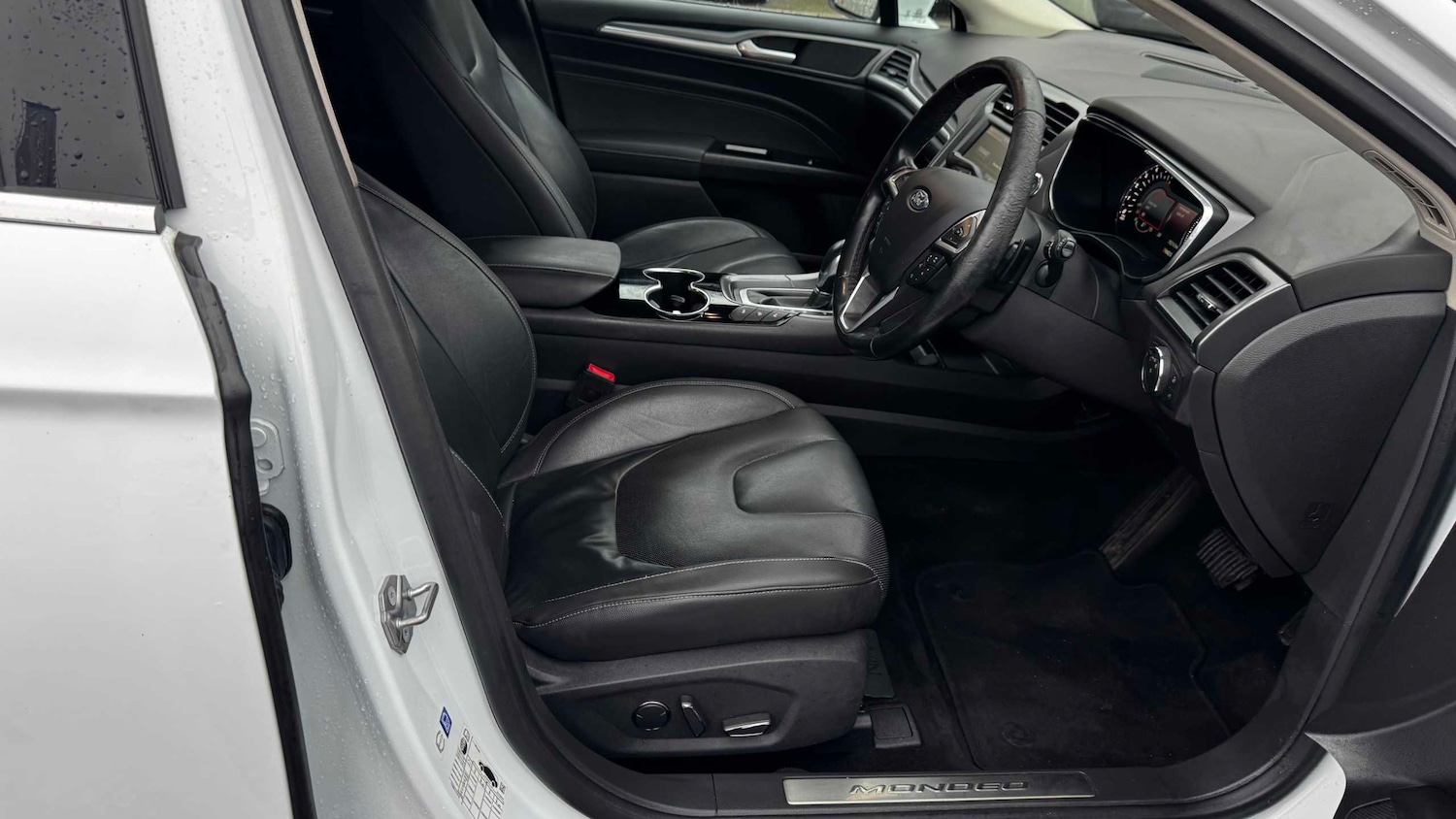 Used Ford Mondeo 2016 for sale - 77058289: Photo 20