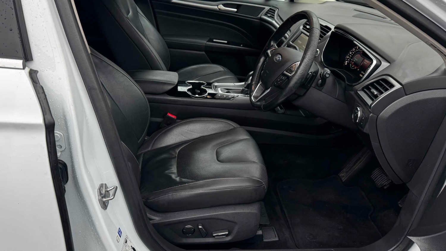 Used Ford Mondeo 2016 for sale - 77058289: Photo 21