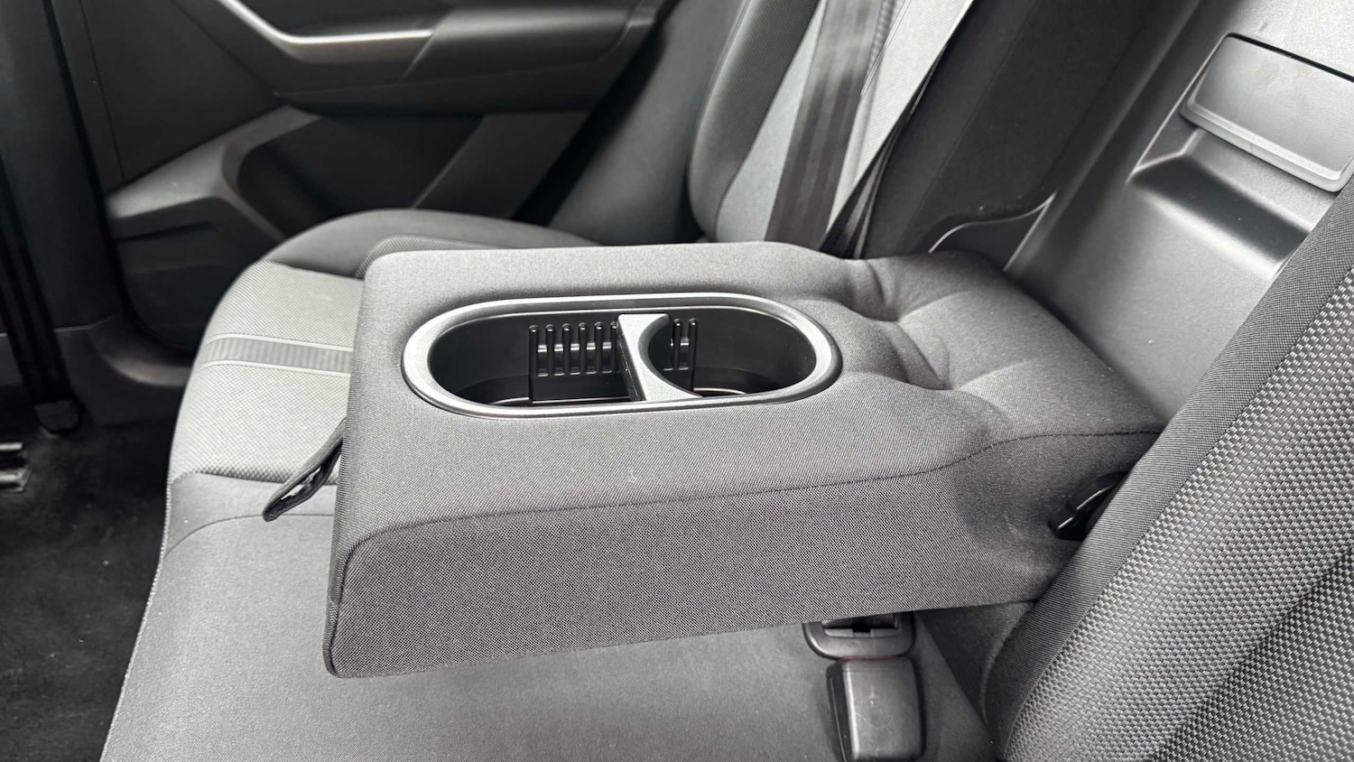 Used Volkswagen T-Roc 2023 for sale - 77787133: Photo 16