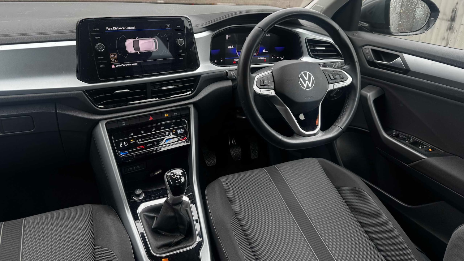 Used Volkswagen T-Roc 2023 for sale - 77787133: Photo 18