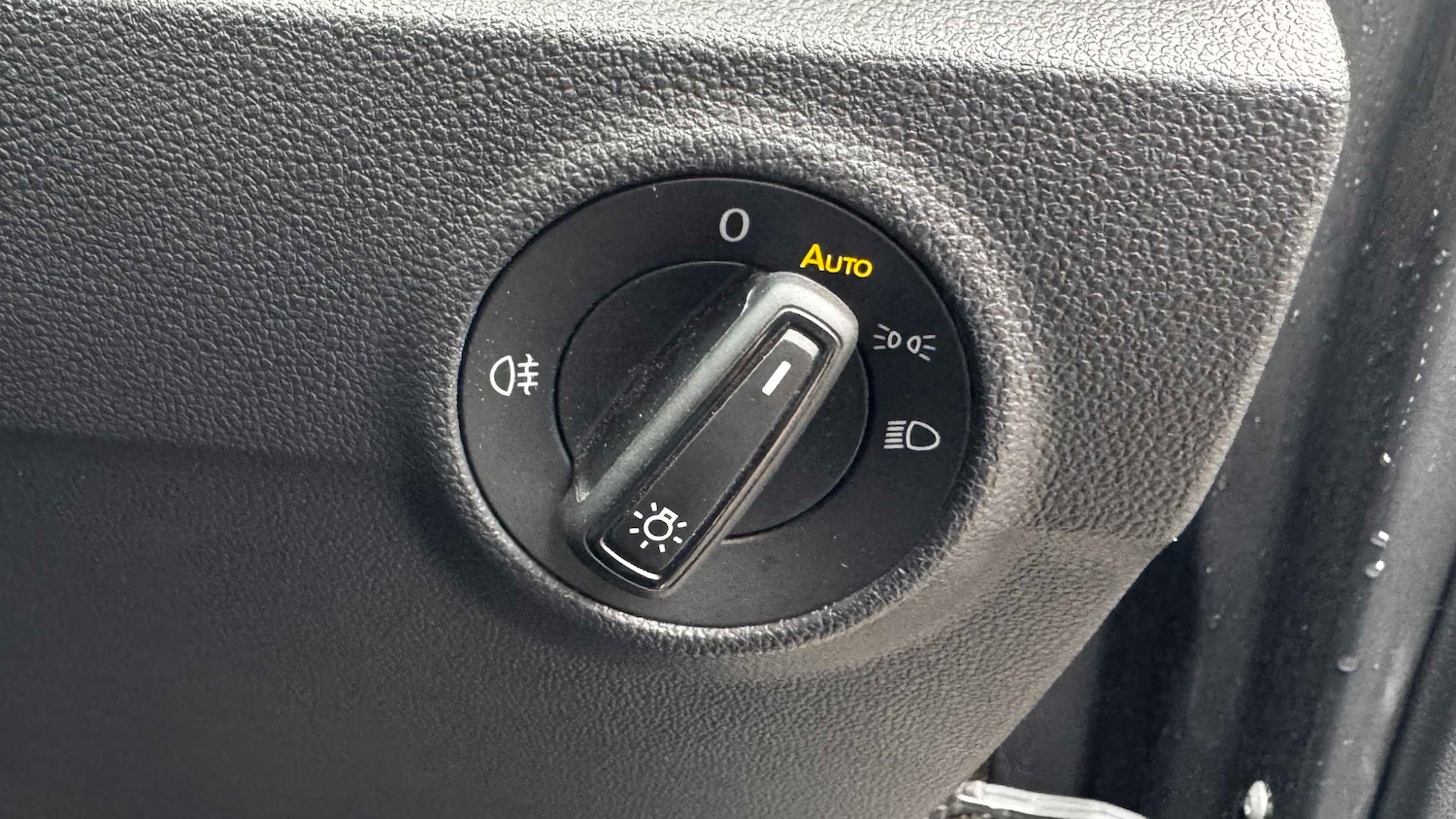 Used Volkswagen T-Roc 2023 for sale - 77787133: Photo 24