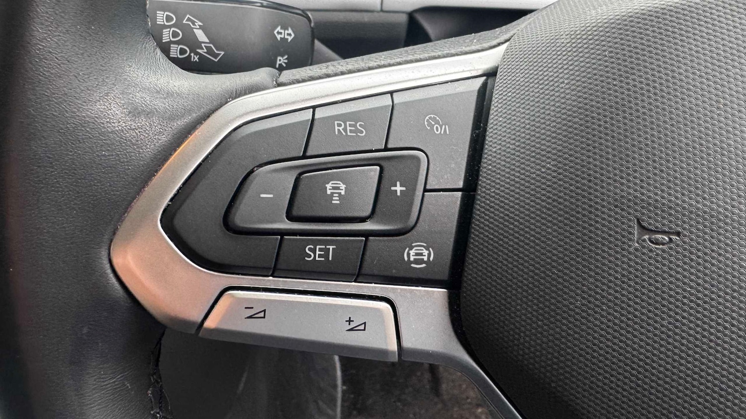 Used Volkswagen T-Roc 2023 for sale - 77787133: Photo 26