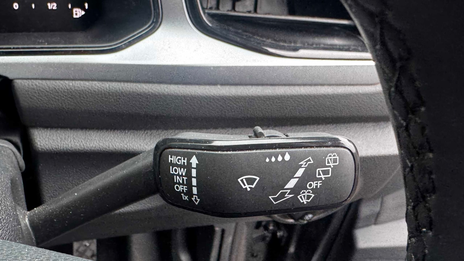 Used Volkswagen T-Roc 2023 for sale - 77787133: Photo 27