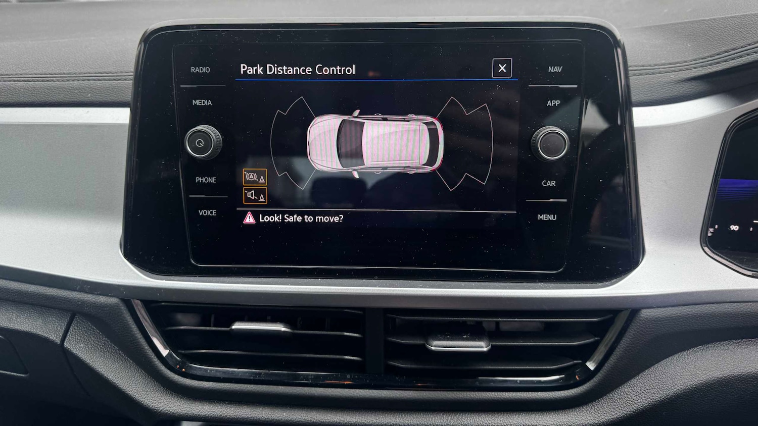 Used Volkswagen T-Roc 2023 for sale - 77787133: Photo 32