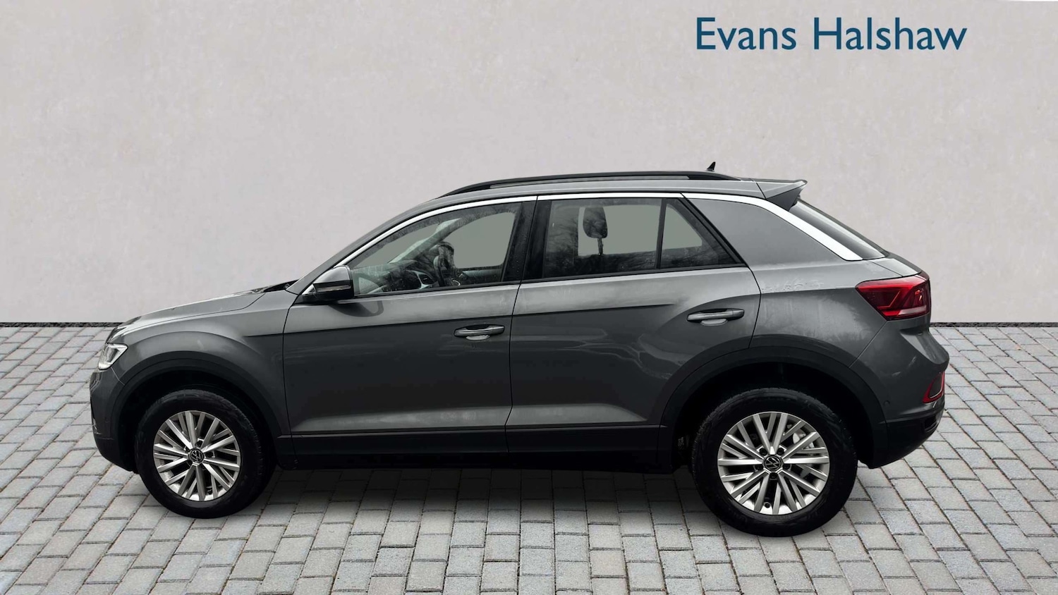 Used Volkswagen T-Roc 2023 for sale - 77787133: Photo 4