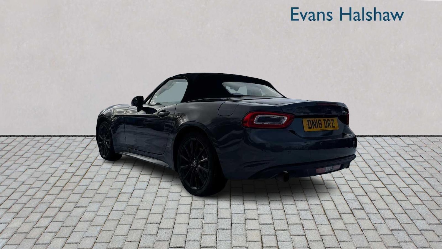 Used Fiat 124 Spider 2018 for sale - 77112394: Photo 3