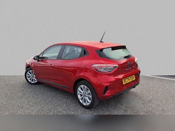 Used Renault Clio 2025 for sale - 76063248: Photo 2