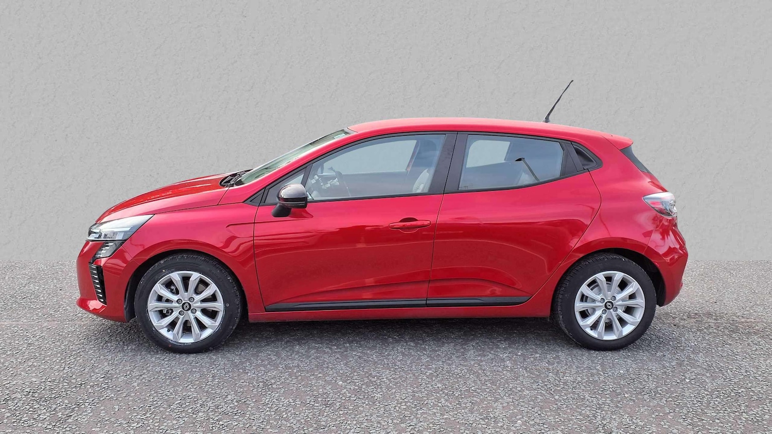 Used Renault Clio 2025 for sale - 76063248: Photo 4