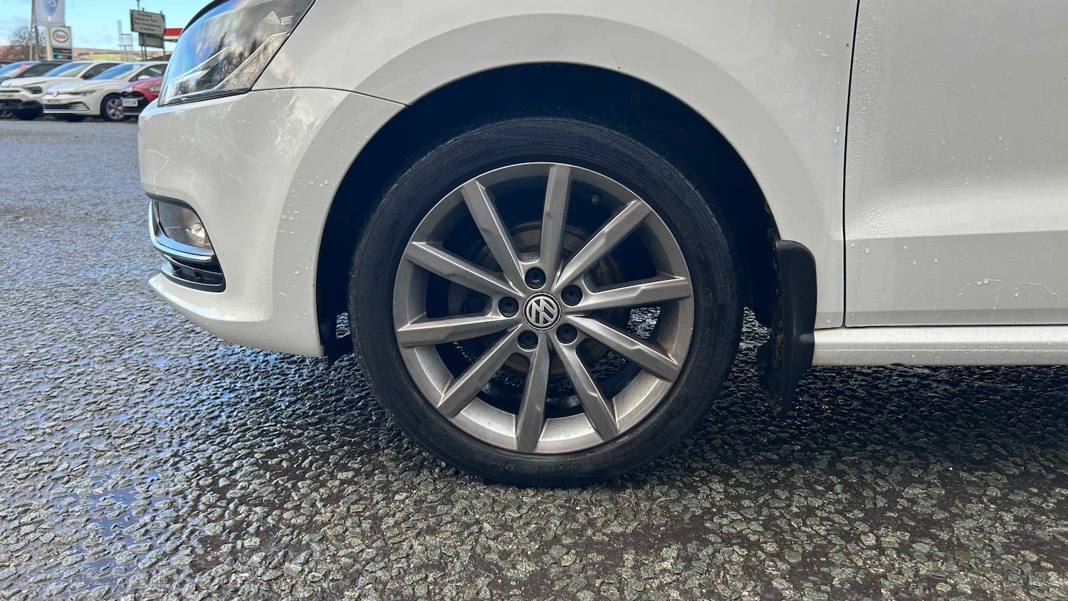 Used Volkswagen Polo 2015 for sale - 76523988: Photo 2