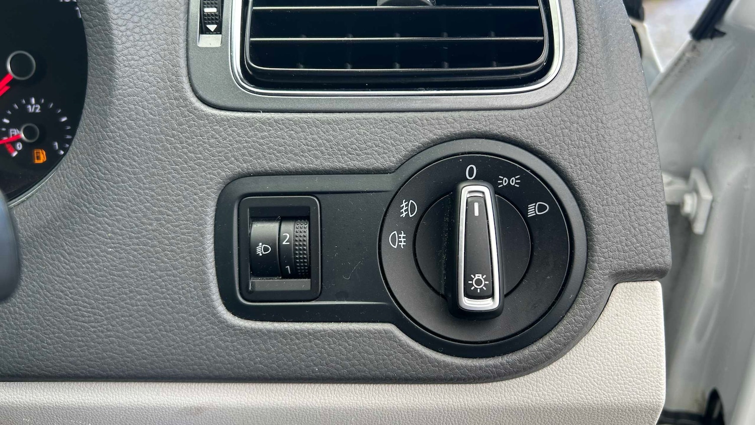 Used Volkswagen Polo 2015 for sale - 76523988: Photo 23