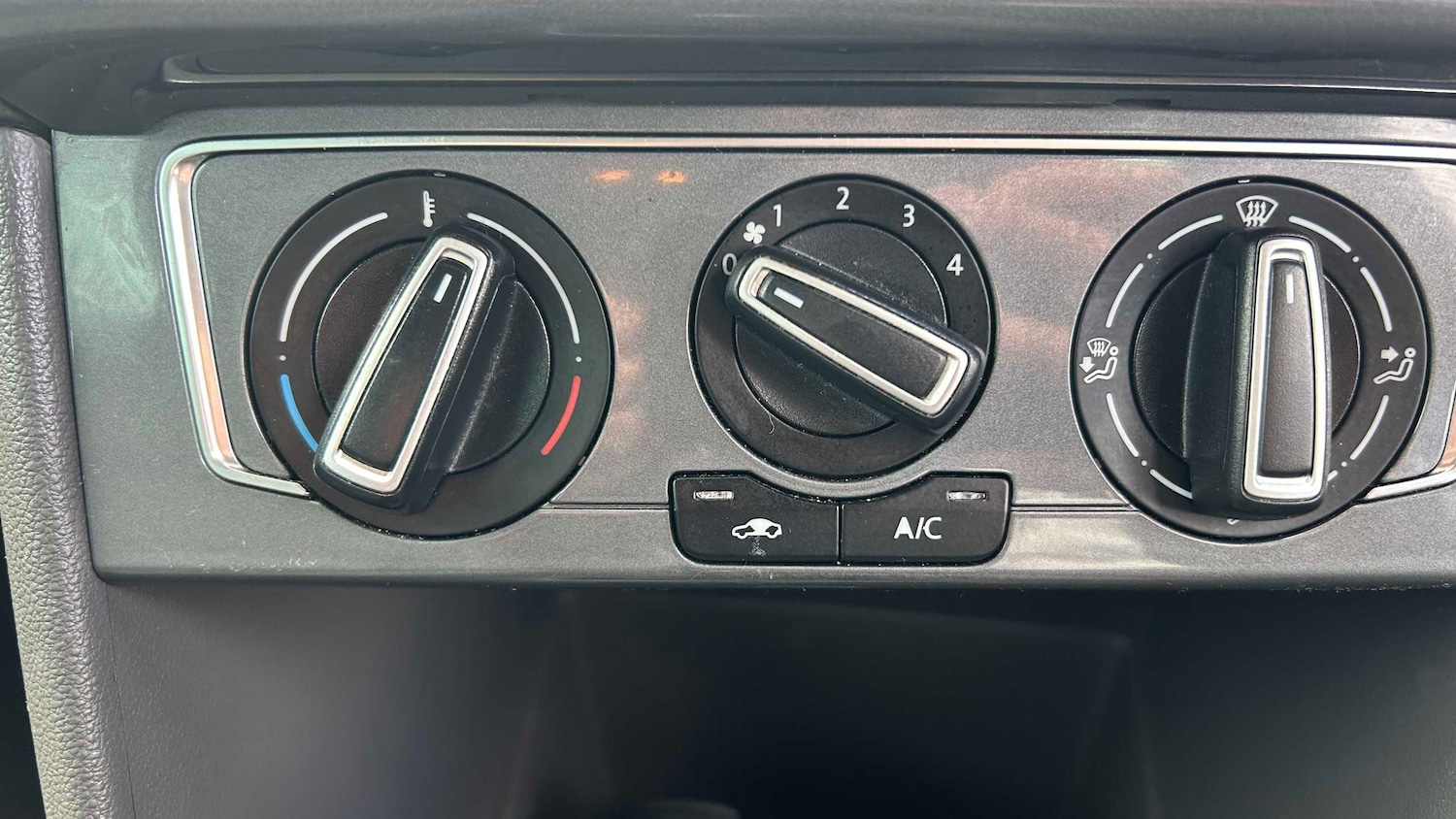 Used Volkswagen Polo 2015 for sale - 76523988: Photo 29