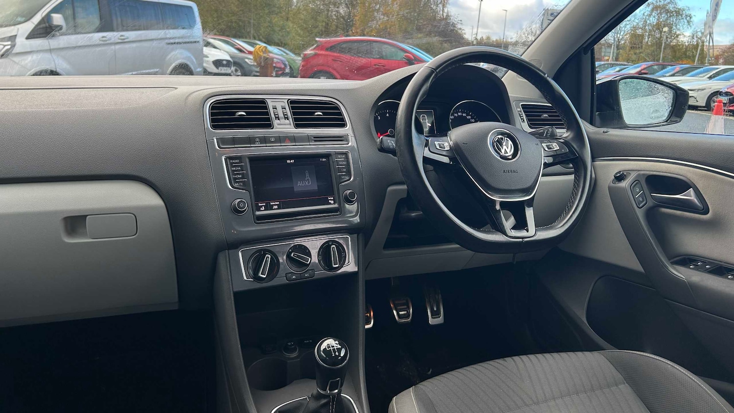 Used Volkswagen Polo 2015 for sale - 76523988: Photo 3