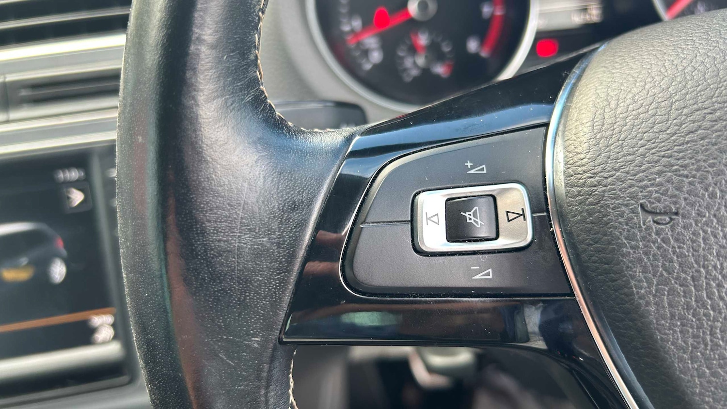 Used Volkswagen Polo 2015 for sale - 76523988: Photo 31