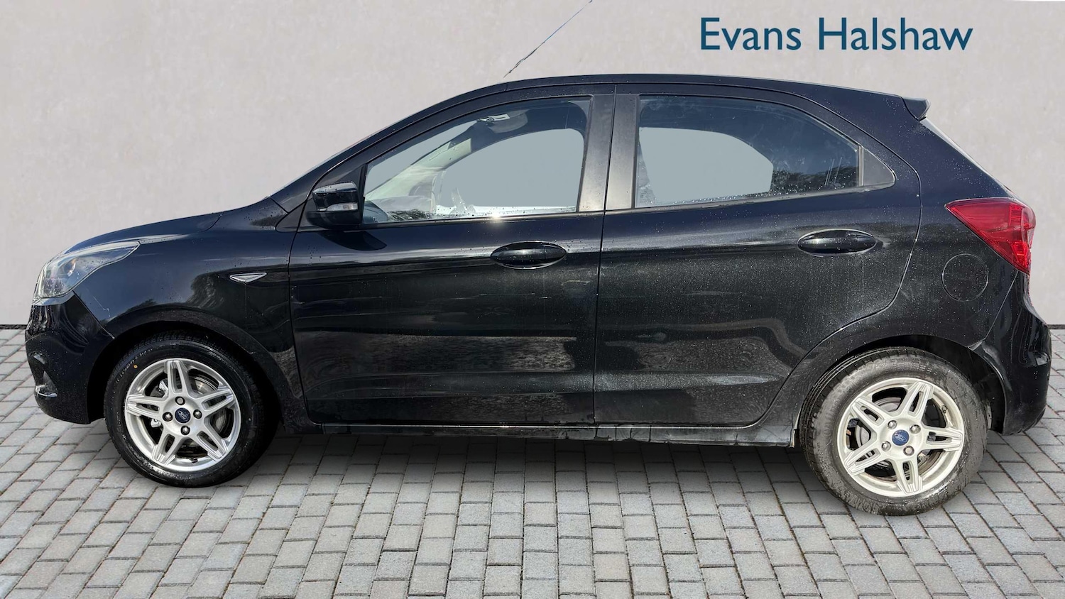 Used Ford Ka+ 2016 for sale - 76442439: Photo 2