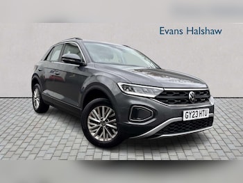 Used Volkswagen T-Roc 2023 for sale - 76501781: Photo