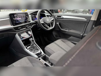 Used Volkswagen T-Roc 2023 for sale - 76501781: Photo