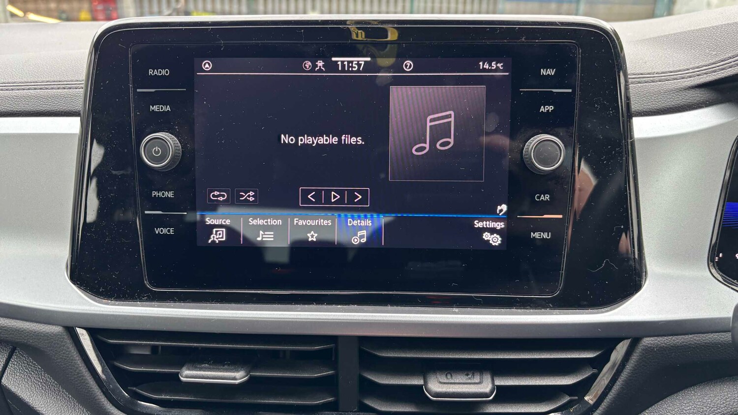 Used Volkswagen T-Roc 2023 for sale - 76501781: Photo 33