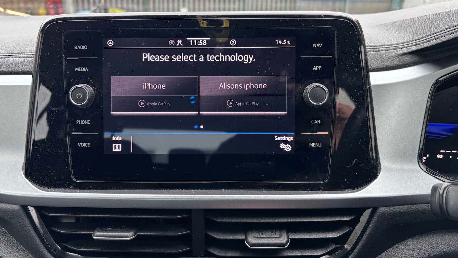 Used Volkswagen T-Roc 2023 for sale - 76501781: Photo 35