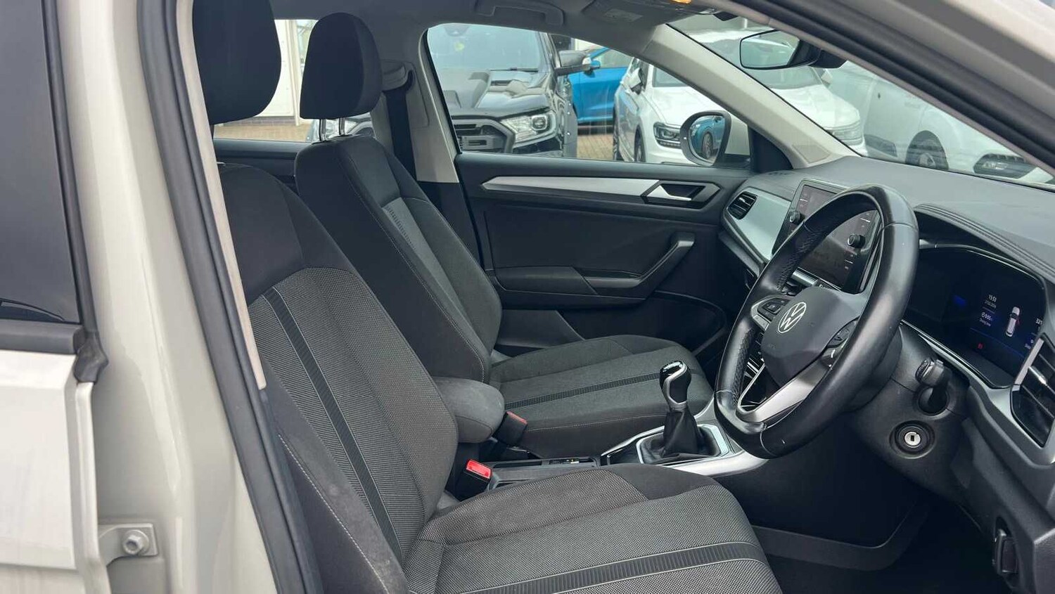 Used Volkswagen T-Roc 2023 for sale - 77711180: Photo 10