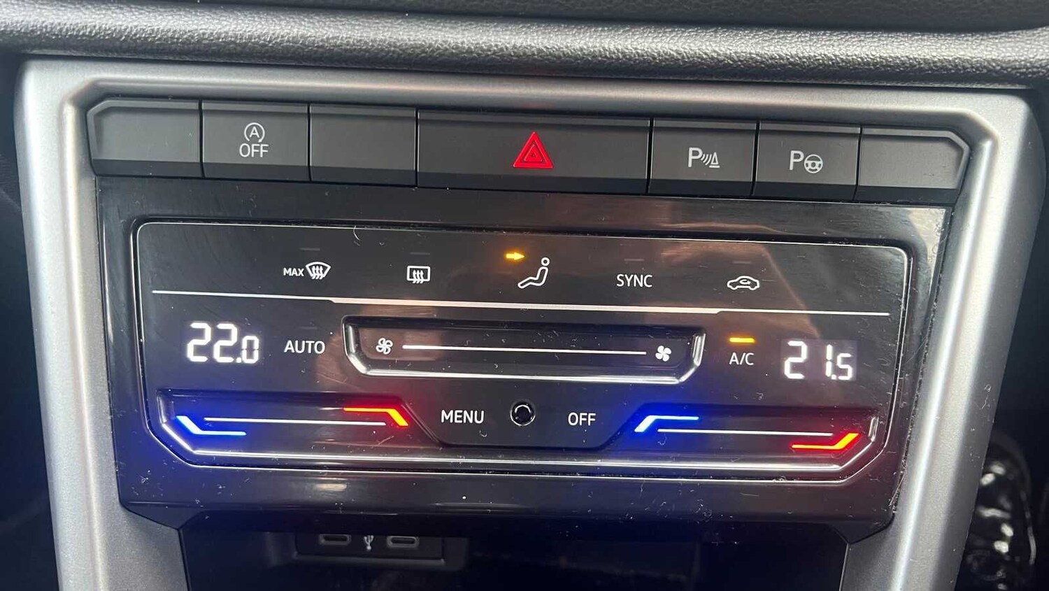 Used Volkswagen T-Roc 2023 for sale - 77711180: Photo 25