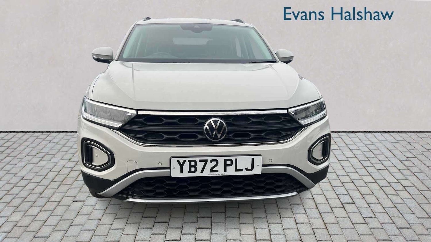 Used Volkswagen T-Roc 2023 for sale - 77711180: Photo 3