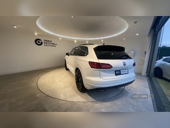 Used Volkswagen Touareg 2023 for sale - 77050462: Photo