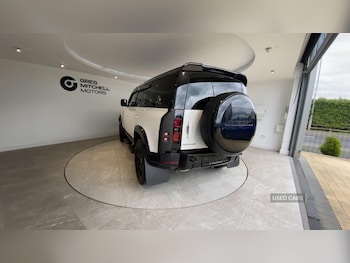 Used Land Rover Defender 2022 for sale - 78529472: Photo