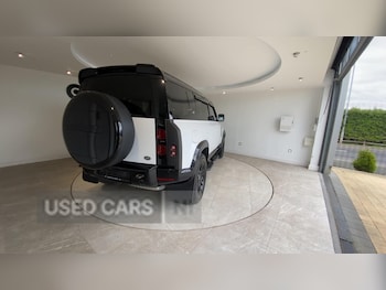 Used Land Rover Defender 2022 for sale - 78529472: Photo