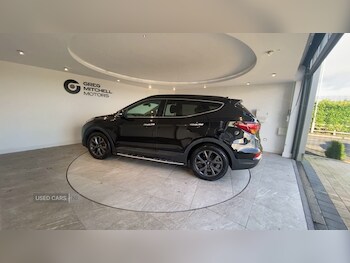 Used Hyundai Santa Fe 2017 for sale - 76998221: Photo