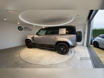 Used Land Rover Defender 2021 for sale - 76528264: Photo