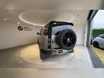 Used Land Rover Defender 2021 for sale - 76528264: Photo