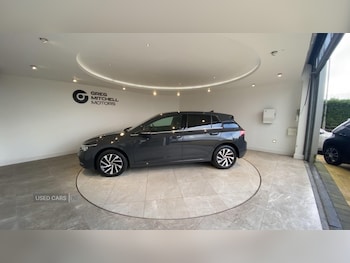 Used Volkswagen Golf 2023 for sale - 77684702: Photo