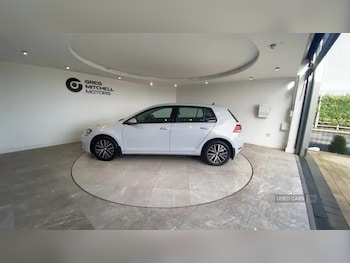 Used Volkswagen Golf 2018 for sale - 78959145: Photo