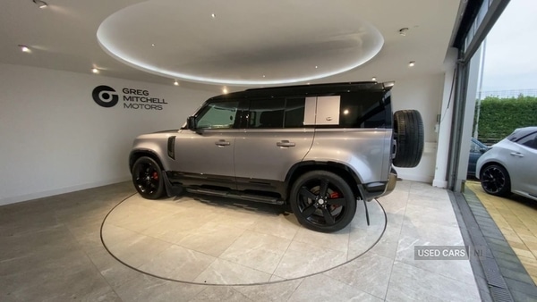 Used Land Rover Defender 2021 for sale - 76523167: Photo 2