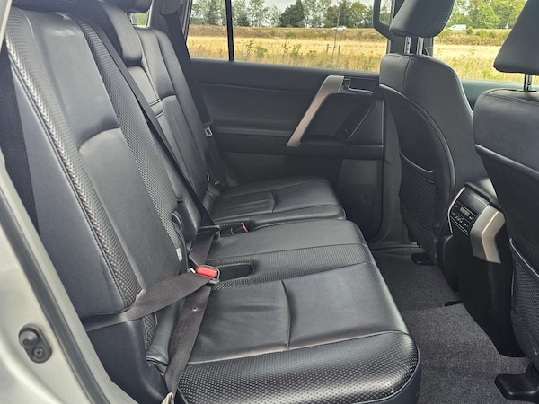 Used Toyota Landcruiser 2010 for sale - 75683799: Photo 12