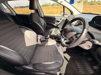 Used Peugeot 2008 2017 for sale - 79606831: Photo
