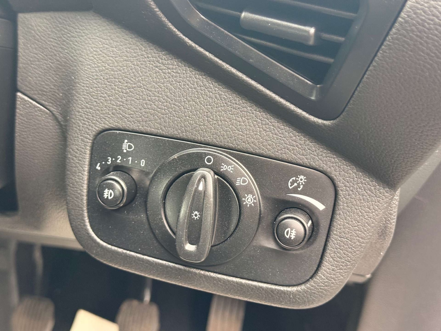 Used Ford C-Max 2015 for sale - 76384158: Photo 15