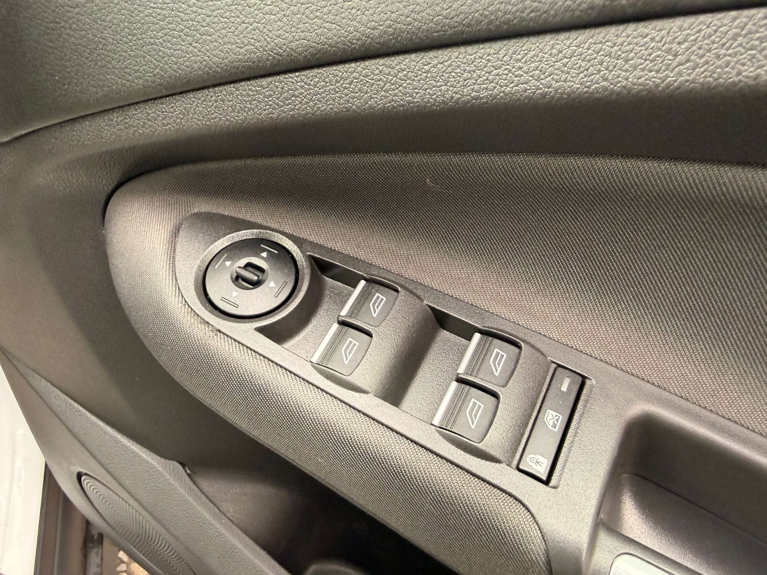 Used Ford C-Max 2015 for sale - 76384158: Photo 16